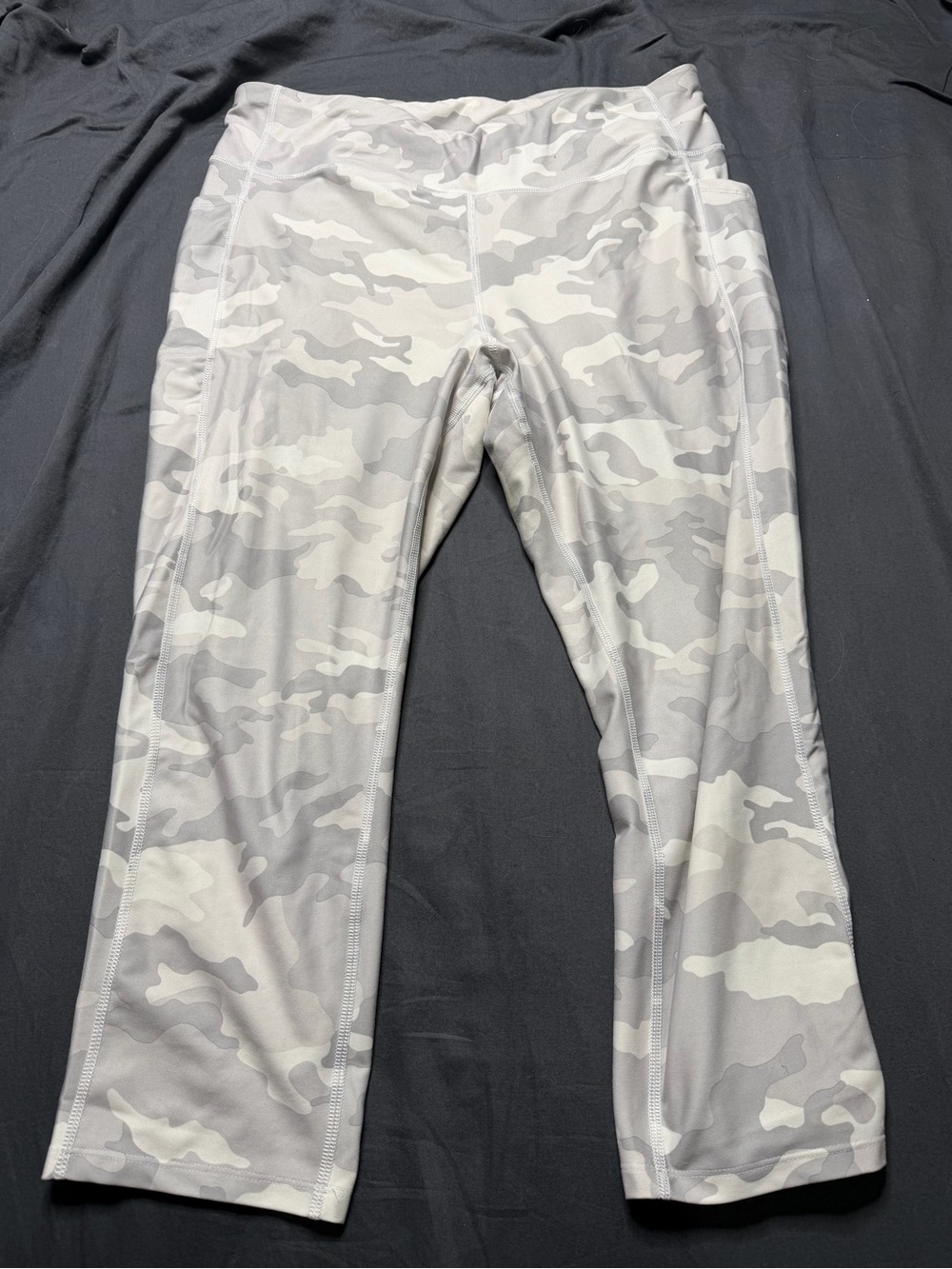 Athletic Works Gray & White Camo Cropped Leggings